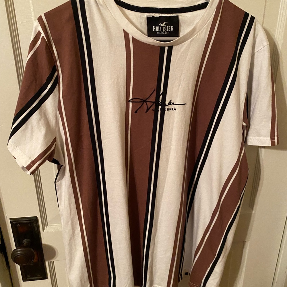 XL Hollister Tee
